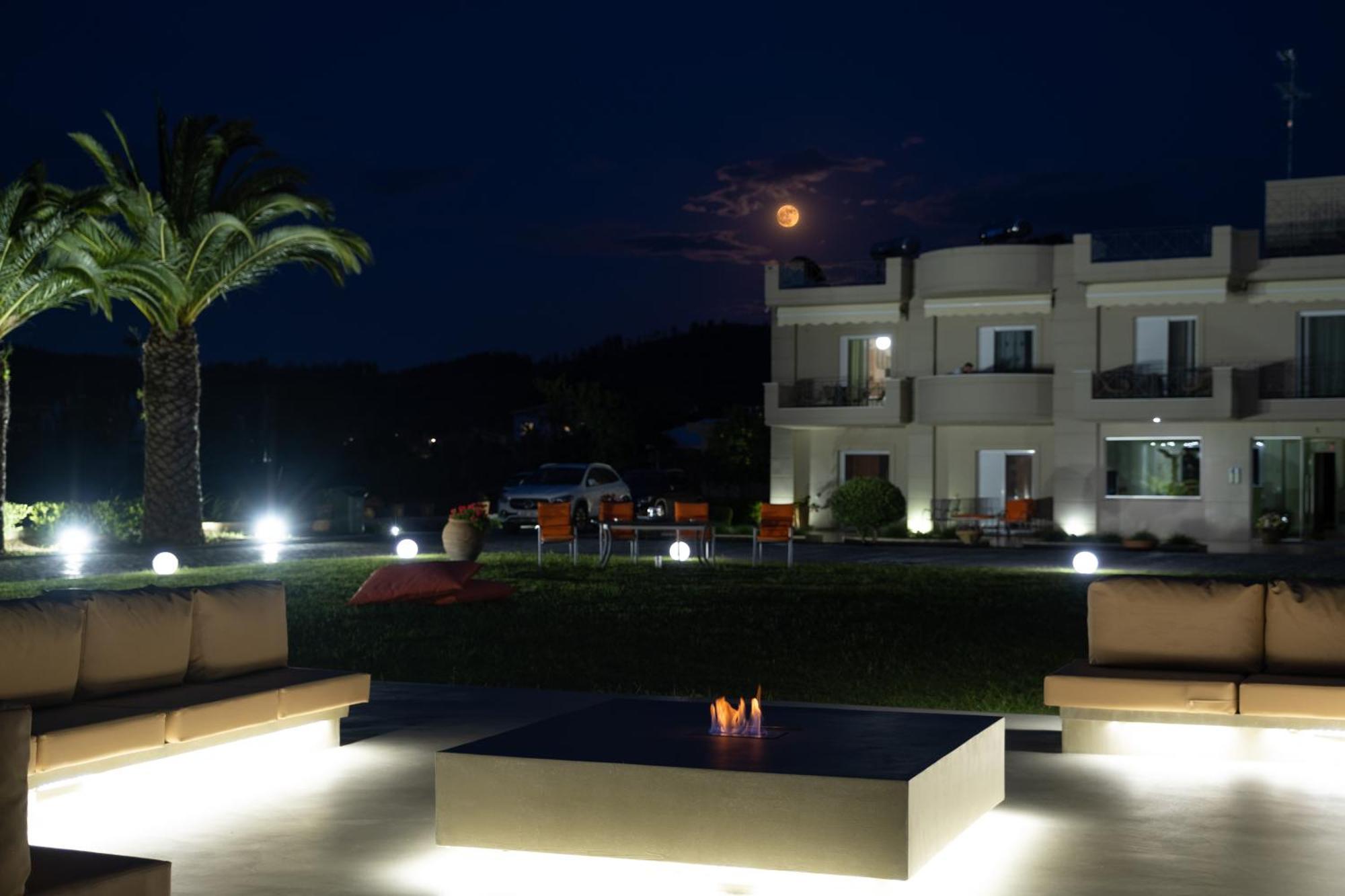 Apolonio Pefki Evia Aparthotel Exterior photo